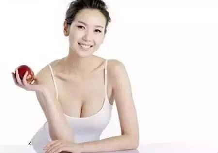 内衣紧乳头(2)