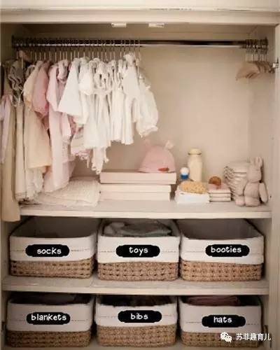 或者是把家里的衣柜划分区域,为孩子准备专用空间. 衣橱一般都会有