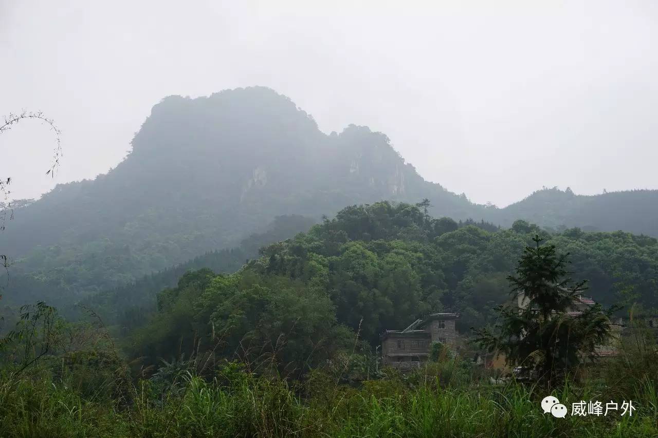 (多图 视频)连山小三江镇有一座奇石嶙峋,突兀千寻的奇山,您爬过没有?