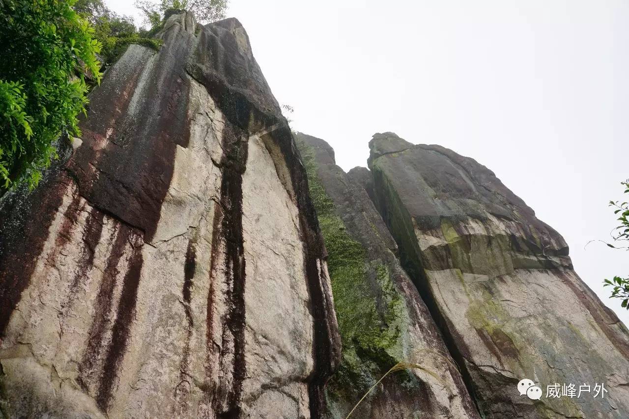 (多图 视频)连山小三江镇有一座奇石嶙峋,突兀千寻的奇山,您爬过没有?