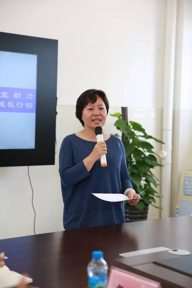 龙华区实验学校举办首届"闪亮班主任"班主任能力现场