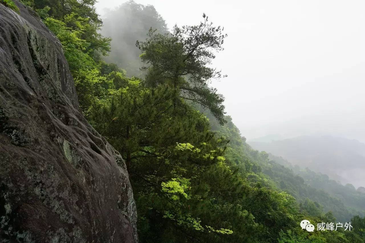 (多图 视频)连山小三江镇有一座奇石嶙峋,突兀千寻的奇山,您爬过没有?