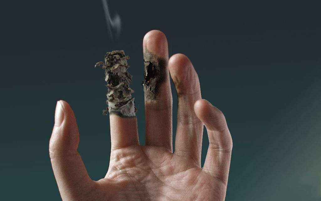 食指和中指是夹烟的手指.