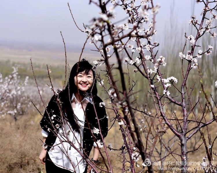 怀仁龙首山来了好多人好多美女