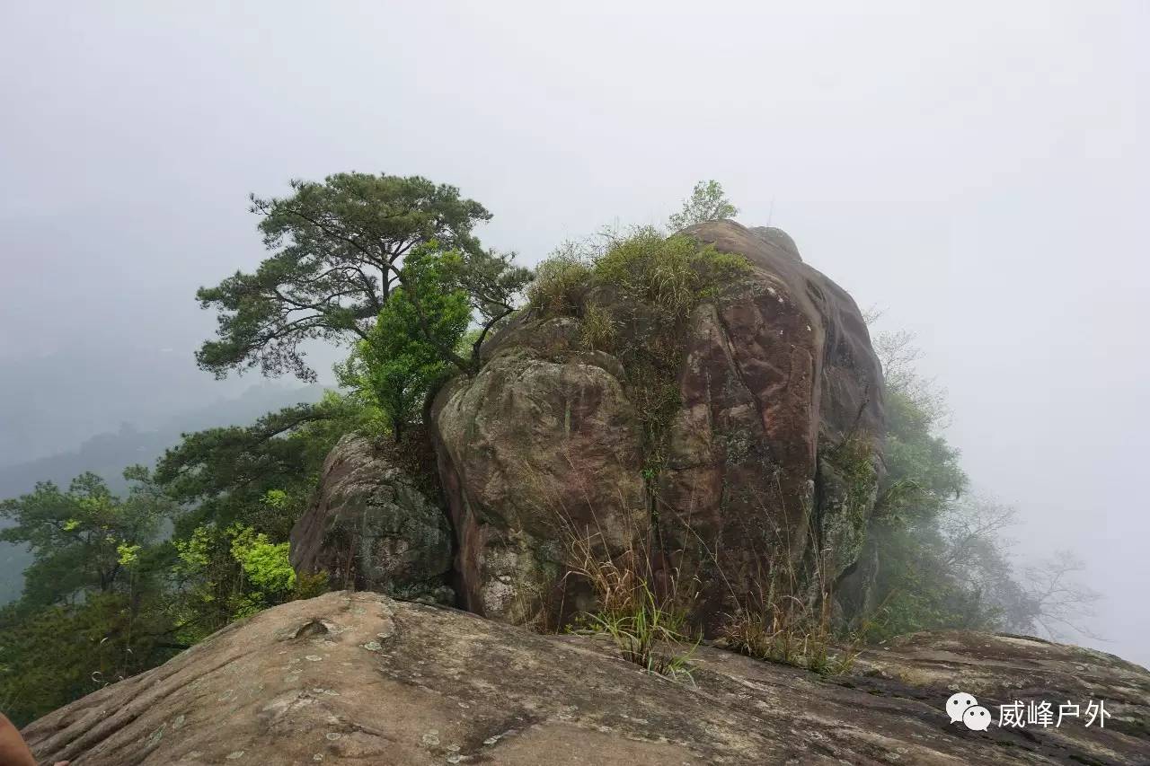 (多图 视频)连山小三江镇有一座奇石嶙峋,突兀千寻的奇山,您爬过没有?