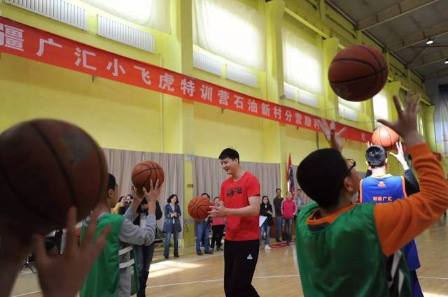 新科总冠军球员俞长栋亲临"新疆广汇匹克小飞虎训练营