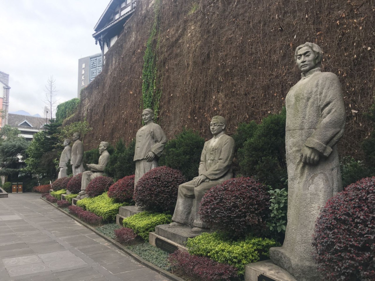 记者了解到,目前茅台酒厂对外开放参观的主要是包装车间,国酒文化城