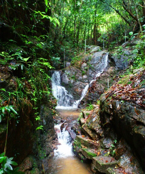 水帘洞风景区位于惠州龙门县 南昆山脚下的龙潭镇石莲村,是峡谷漂流