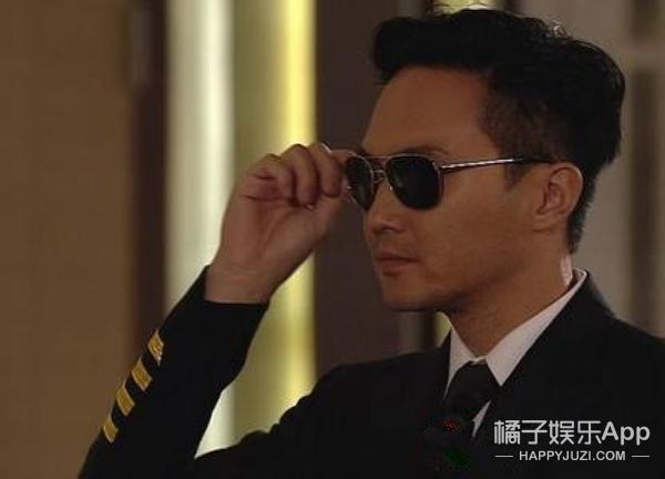 电视剧《冲上云霄2》中,他饰演了机长顾夏阳.