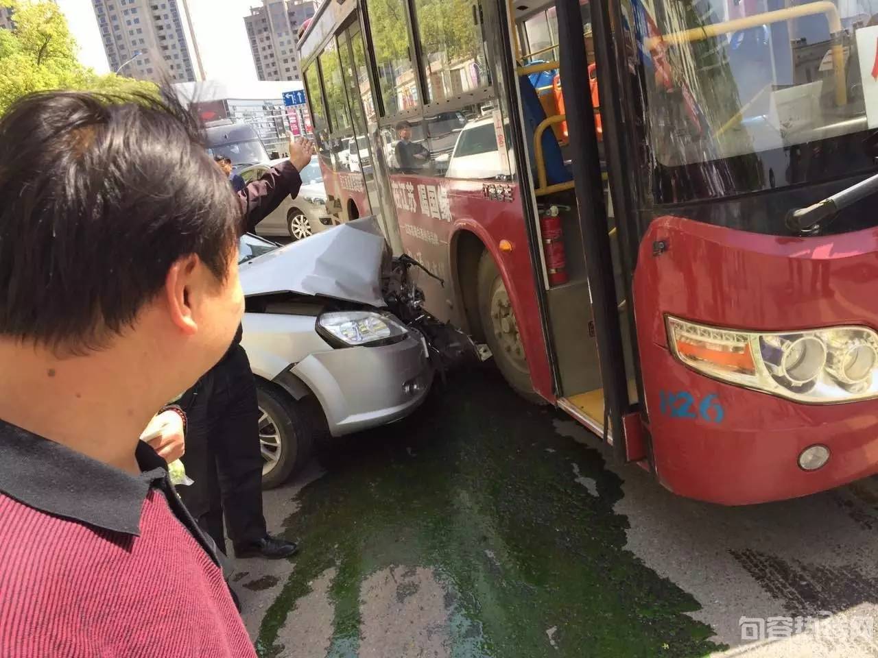 句容再酿惨祸!三车相撞原因竟是