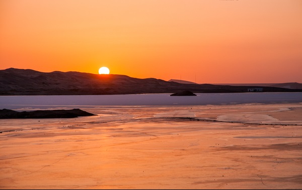 大漠 夕阳 情