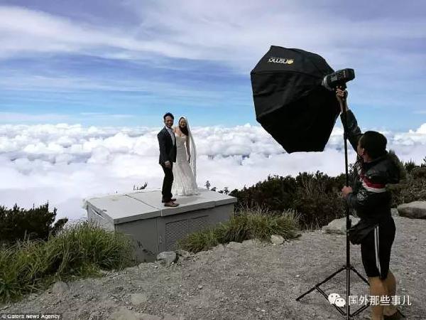 火山婚纱照_火山爆发(3)