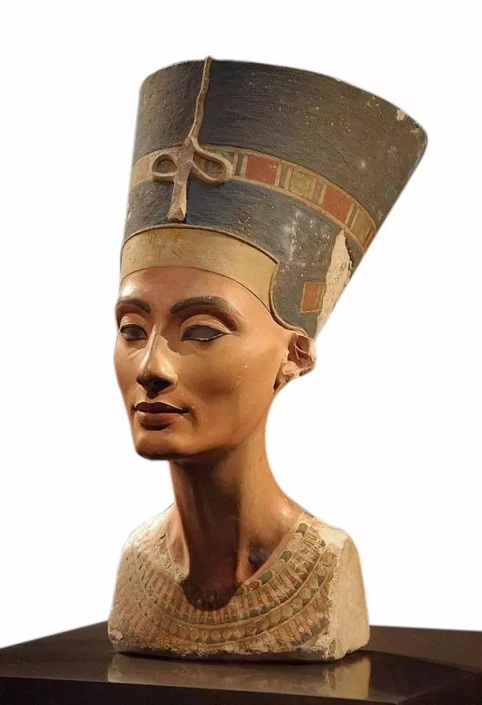 《奈费尔提蒂王后雕像》(sculpture of queen nefertiti).