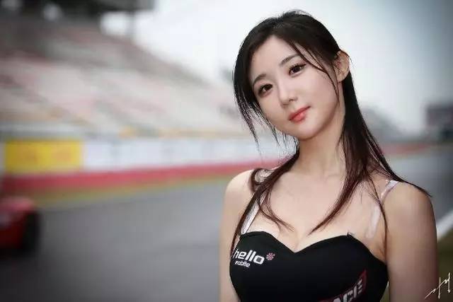 【美女车模】韩国美女车模,抿嘴一笑真可爱_搜狐汽车_搜狐网