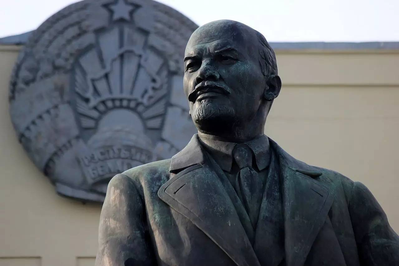 白俄罗斯明斯克 独立广场上的列宁雕像