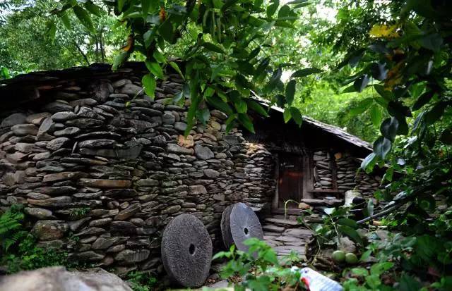 临沧古墨村,一个用石头堆砌的地方.