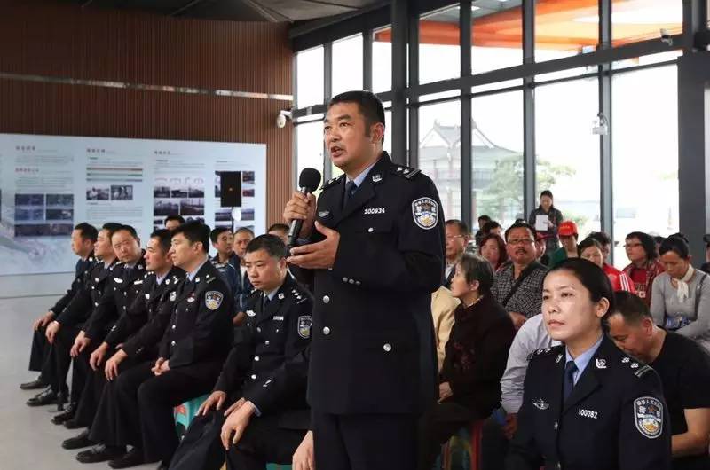 社区民警提高辖区人口熟悉率_人口普查(3)