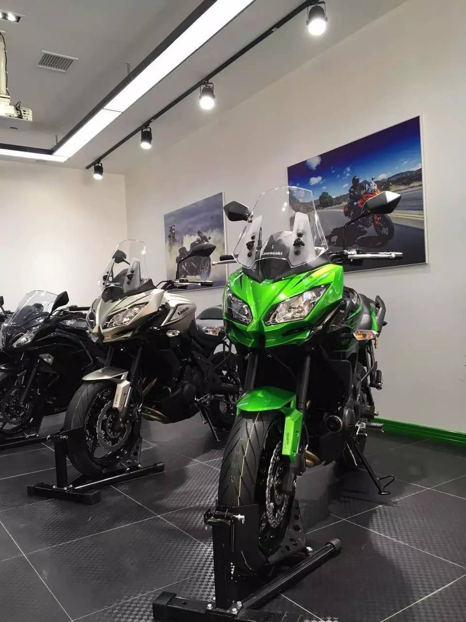 全新涂装川崎versys650异兽到店