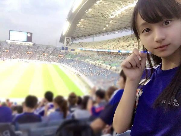 日本少女持四级足球裁判证,这才是青春的打开