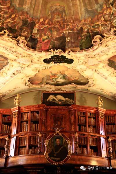 绚烂的巴洛克艺术:世界文化遗产瑞士圣加仑修