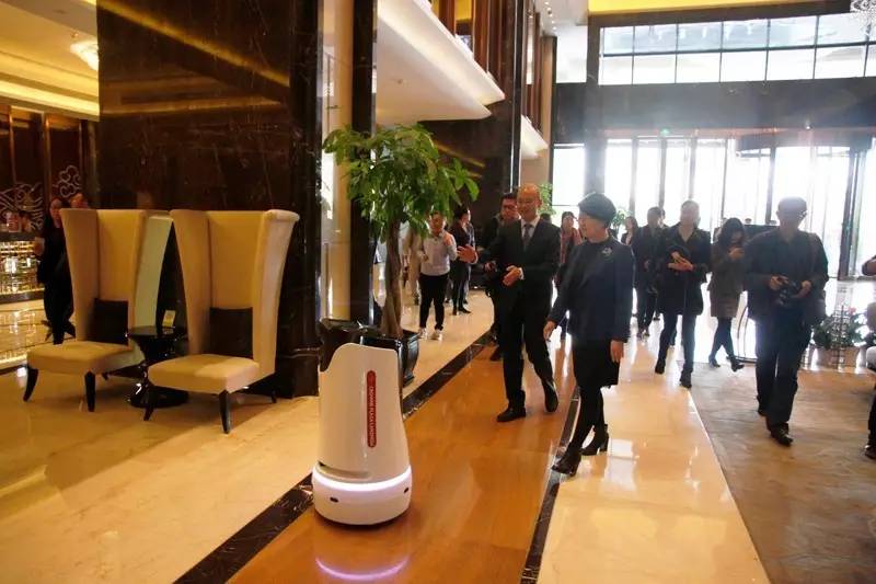 一米酒店机器人