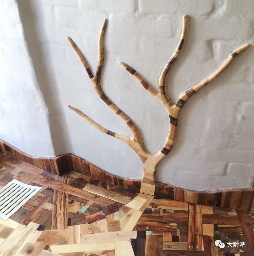 室内装潢师用废木块打造成木制地板!堪称艺术品