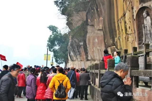 潼南县哪个镇人口多_...日暴雨导致重庆潼南多个乡镇受灾.图为18日晨,仍被洪水