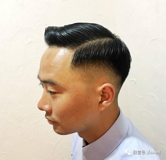 2017男士发型流行"一道杠"