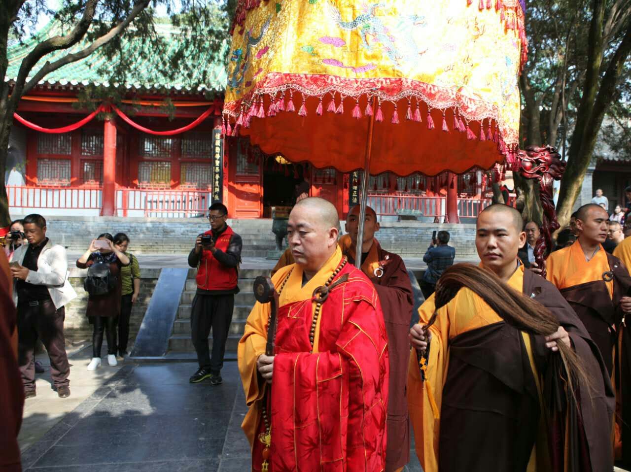 白塔寺主持释恒俊