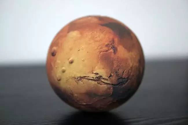 萌生自己「印」星球的火星,因为那那时候一直找不到理想的火星模型