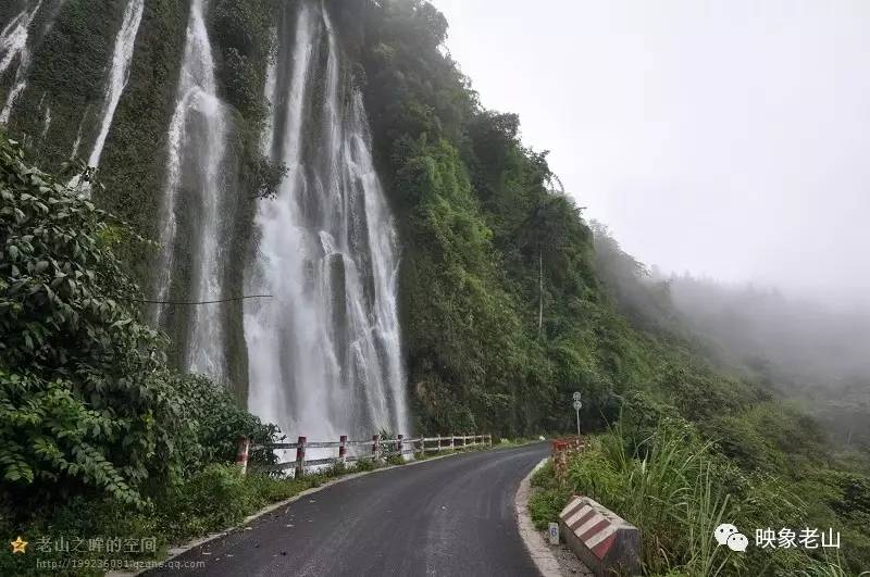 八里河东山白石岩瀑布