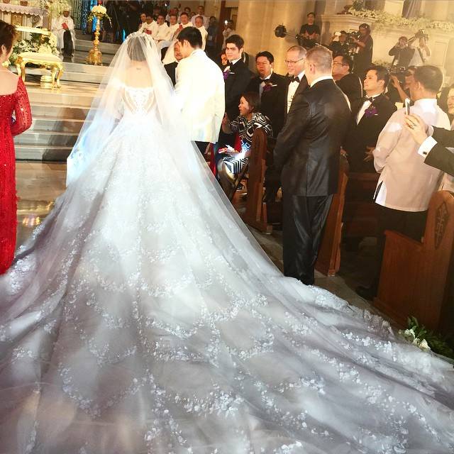 世界上最贵的婚纱图片_世界上最漂亮的婚纱