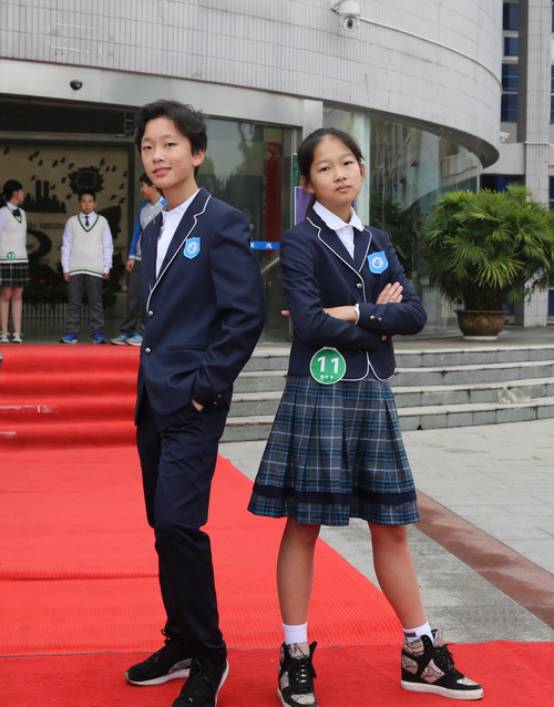 湖北这些学校可不服 武汉一中高中 湖北学校这么多,好看的校服肯定不