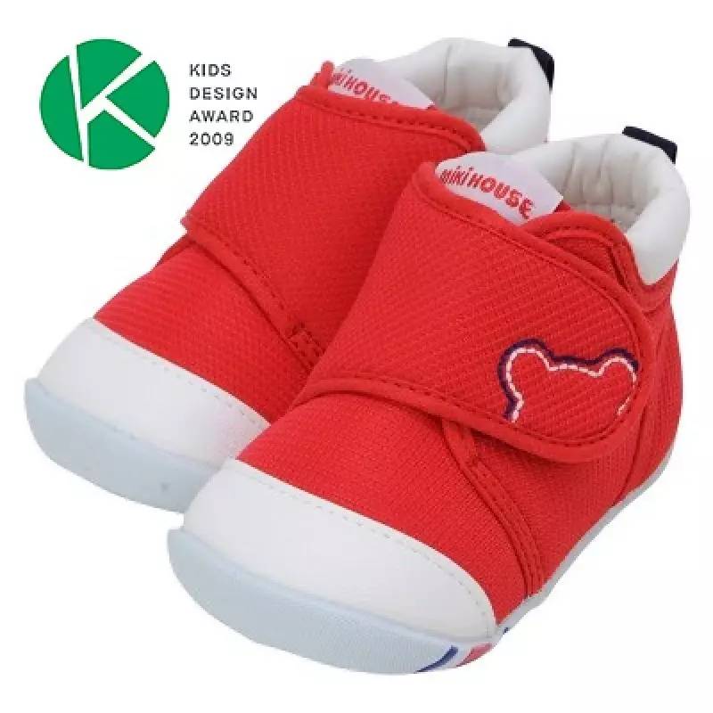 喂养 | 如何给宝宝挑选一双合适的学步鞋?