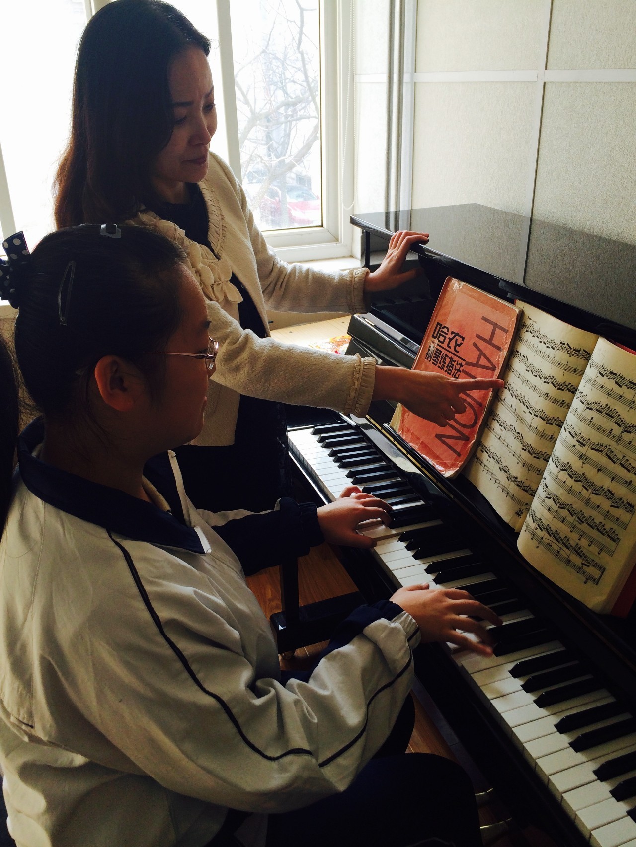 青岛艺术学校声乐专业学生演出,比赛照片欣赏