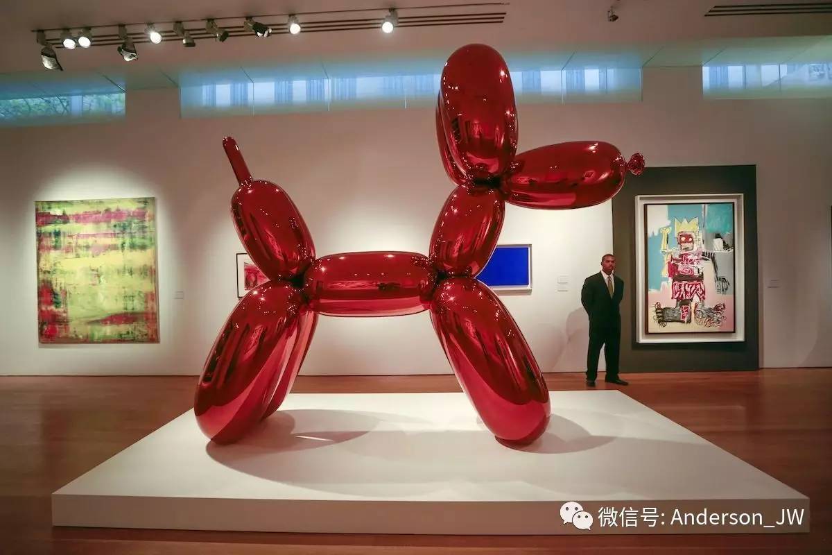 它是一只气球狗造型的雕塑,它的创造者是美国当代最知名的波普艺术家