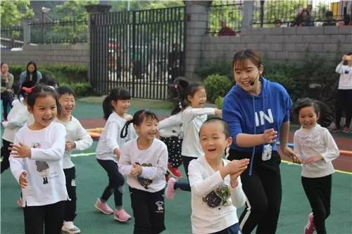 游戏中锻炼 锻炼中成长 --西陵区幼儿园手拉手