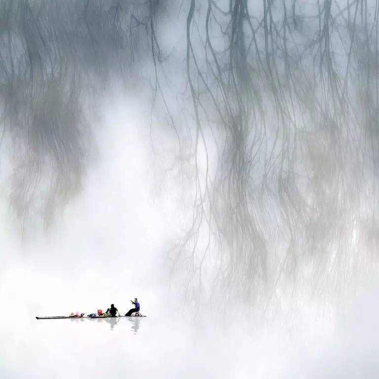 《烟雨春江-water town in rain》吴国群 摄 彩色开放组aranyak证书奖