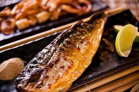 柿粉菜谱三种食材搞定美味的烤鲭鱼