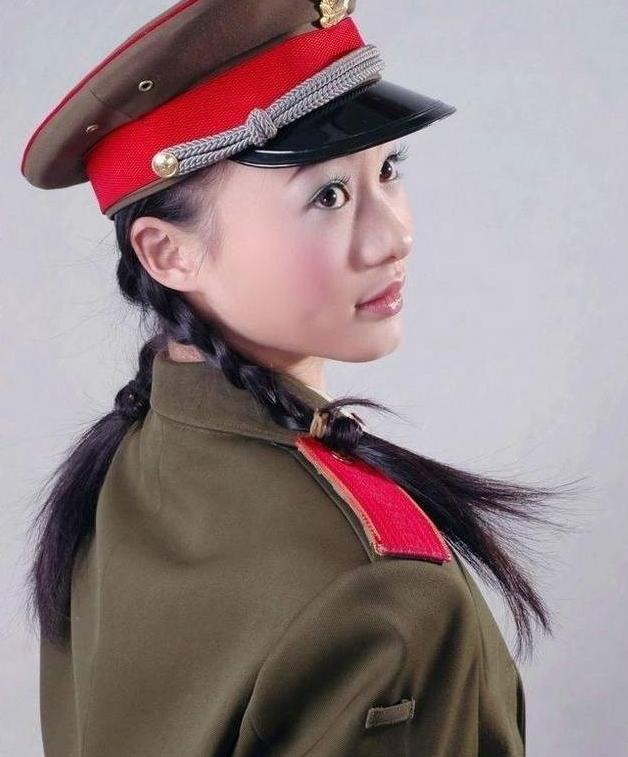 中国 俄罗斯 越南 女兵大比拼 中国女兵「余旭」最美