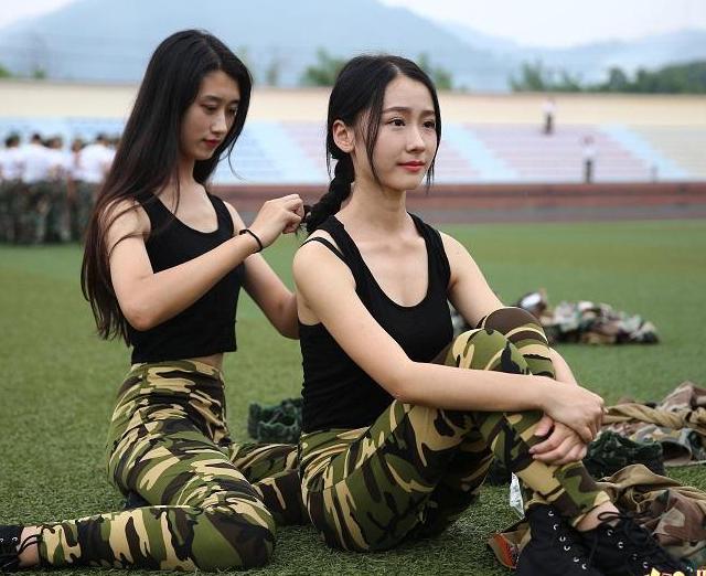 中国 俄罗斯 越南 女兵大比拼 中国女兵「余旭」最美