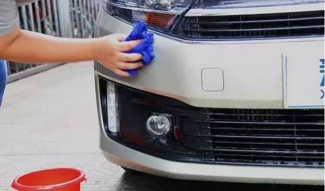 自己洗车的10个误区，分分钟让你的爱车越洗越“暗淡”!