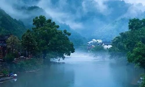 雨停歇,浮云散