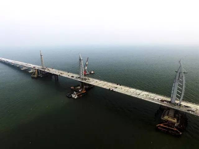 重磅!港珠澳大桥海底隧道最终接头对接完成 即