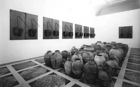 雅尼斯·库奈里斯:世界上最富有的 贫穷艺术家