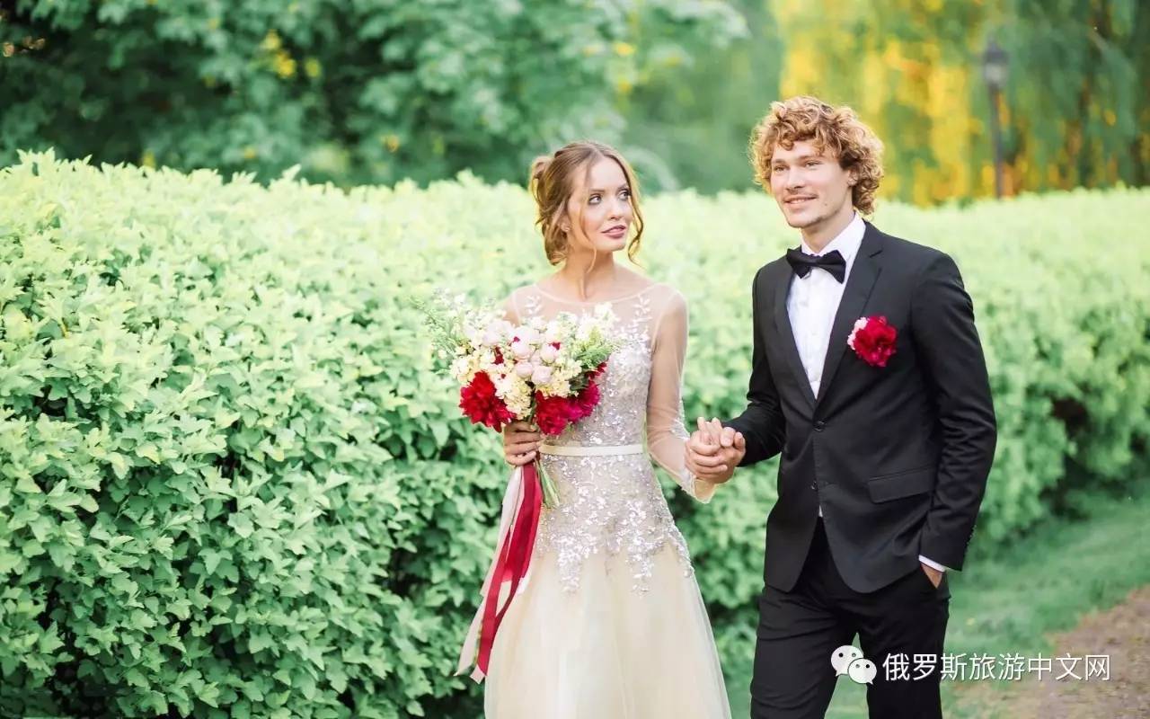 2017年婚纱照风格图片_2017年婚纱照