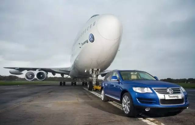 Cayenne拖动A380破纪录，但喜欢拉飞机的不止保时捷一家