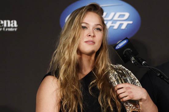 前ufc雏量级冠军隆达·罗西(ronda rousey)自从去年12月份比赛被首局