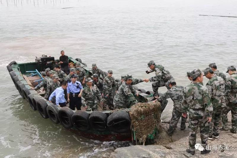 赤溪镇委,镇政府高度重视基干民兵海防营,应急排的建设工作,坚持一流