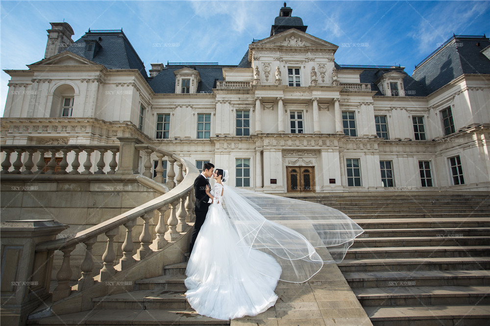 城堡婚纱摄影_城堡的婚纱风格图片(2)